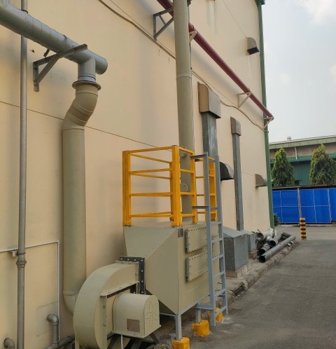 Hệ thống hấp thụ than hoạt tính bằng nhựa PP. Công suất 8.000 m3/h và công suất 5.000m3/h.