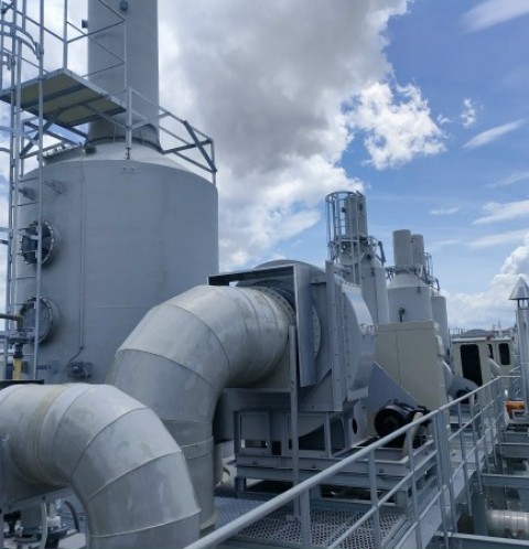 Lắp đặt tháp hấp thụ Composite